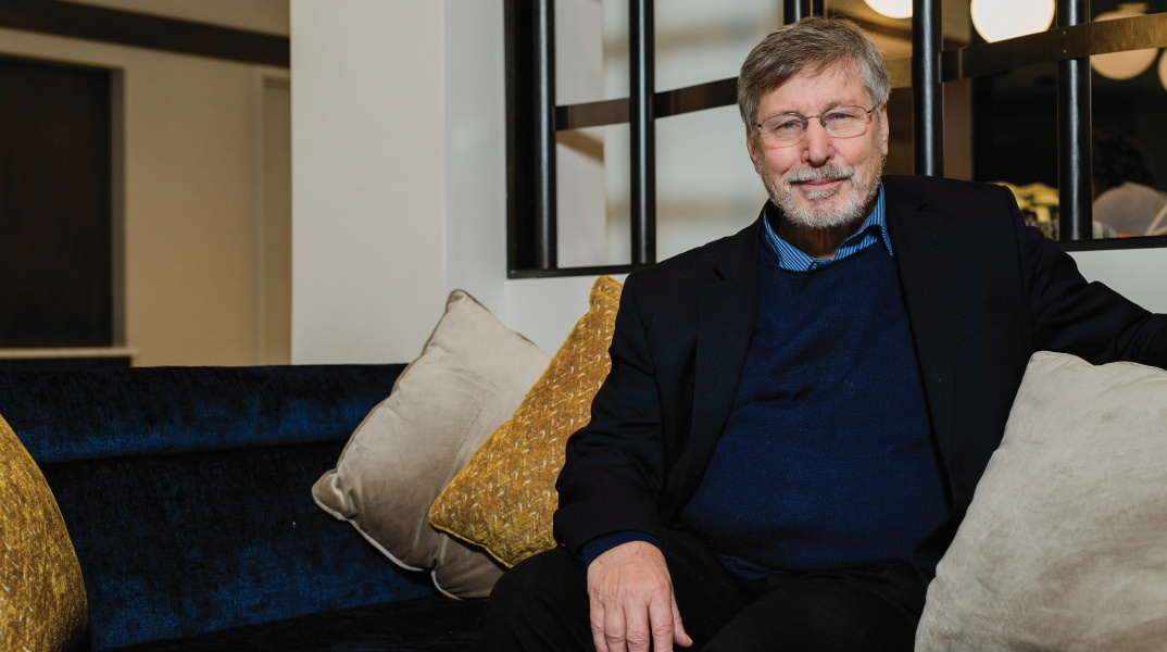 Dr. Bessel Vander Kolk: «Είμαστε ρυθμισμένοι να αγαπάμε»
