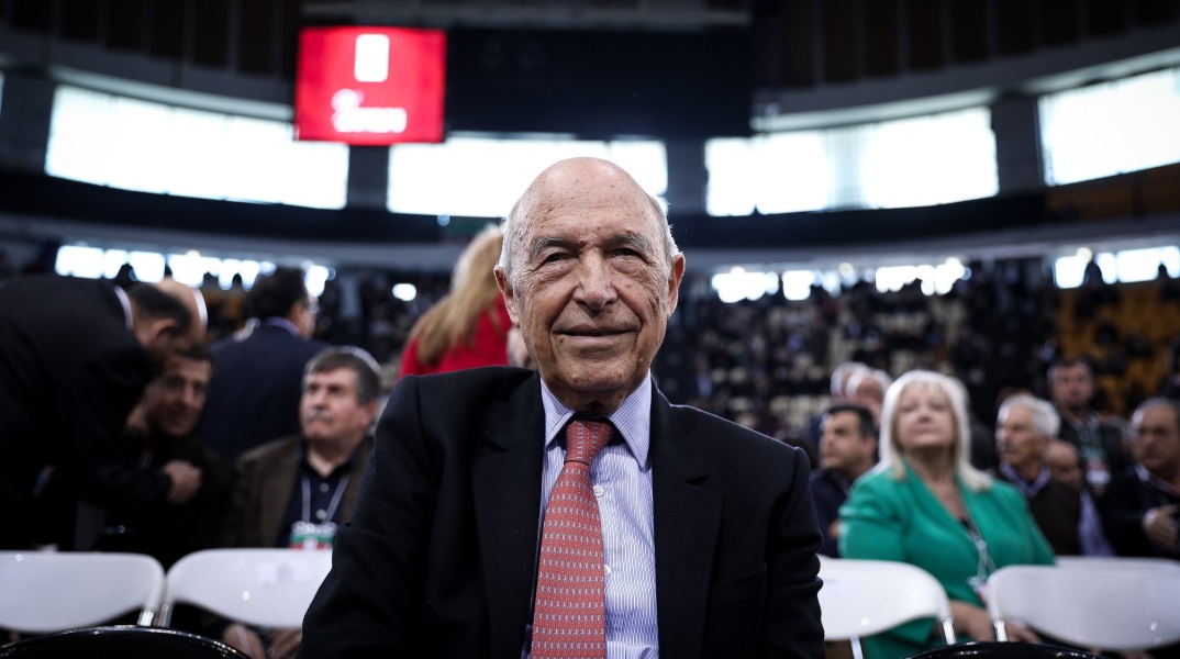 Κώστας Σημίτης: Εκδήλωση προς τιμήν του πρώην πρωθυπουργού τη Δευτέρα 6 Νοεμβρίου - Παρουσία της Κατερίνας Σακελλαροπούλου και εξεχουσών προσωπικοτήτων.