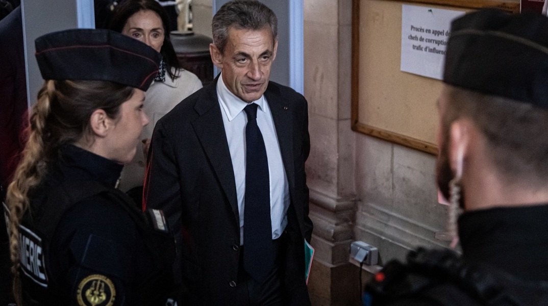 Γαλλία: Διπλή δίωξη για δόλιους ελιγμούς κατά του πρώην προέδρου Νικολά Σαρκοζί - Πιθανή νέα δίκη - Απόφαση μετά από πολυήμερες ανακρίσεις.