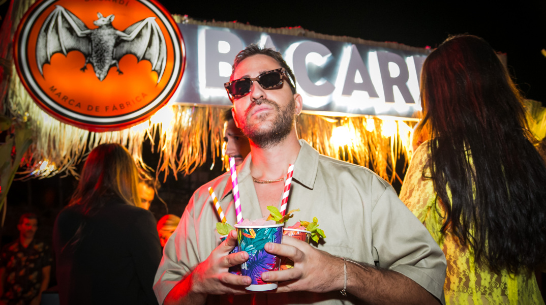 1_main_photo_-display