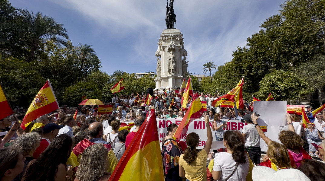 Μαζική διαμαρτυρία στη Βαρκελώνη κατά ενδεχόμενης αμνηστίας σε Καταλανούς αυτονομιστές