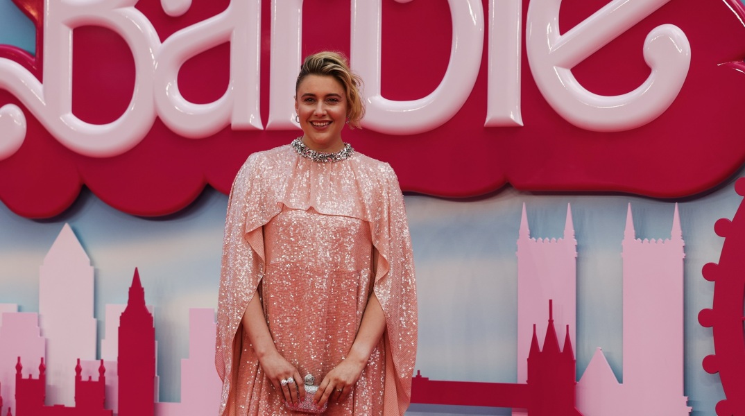 «Barbie»: Η Γκρέτα Γκέργουιγκ μιλά για την «απίστευτη επιτυχία» της ταινίας που ξεπέρασε το $1 δις σε εισπράξεις - Τα μελλοντικά σχέδιά της.  