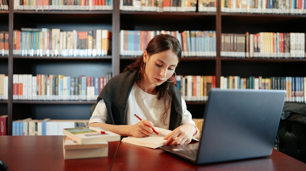 Διαθέσιμοι μέσω του gov.gr 72.000 τίτλοι σπουδών αποφοίτων του Ελληνικού Ανοικτού Πανεπιστημίου - Αναλυτικά τα ακαδημαϊκά ιδρύματα και η διαδικασία.