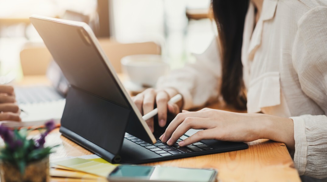 Κτηματολόγιο: Ξεκινά η ψηφιακή επίδοση εγγράφων για δικαστικούς επιμελητές - Η πιλοτική λειτουργία της νέας υπηρεσίας που θα διευκολύνει τις συναλλαγές