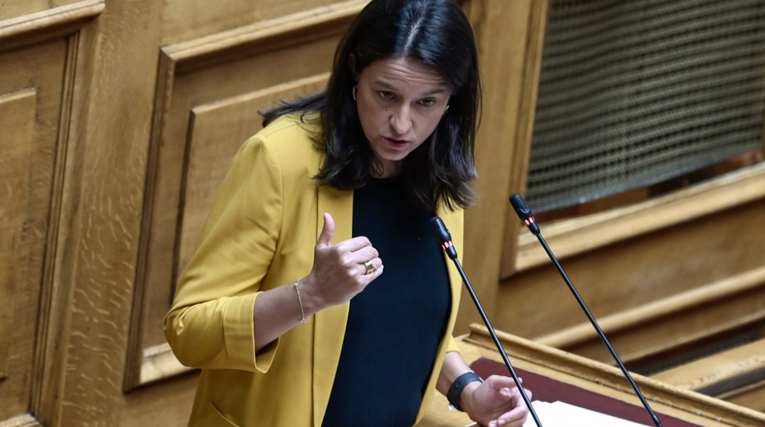 Η υπουργός Εσωτερικών, Νίκη Κεραμέως