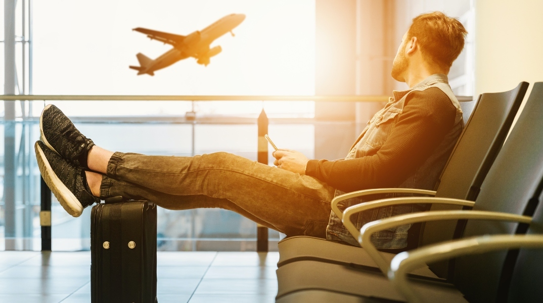 Travelling Light: Η νέα τάση στα αεροπορικά ταξίδια