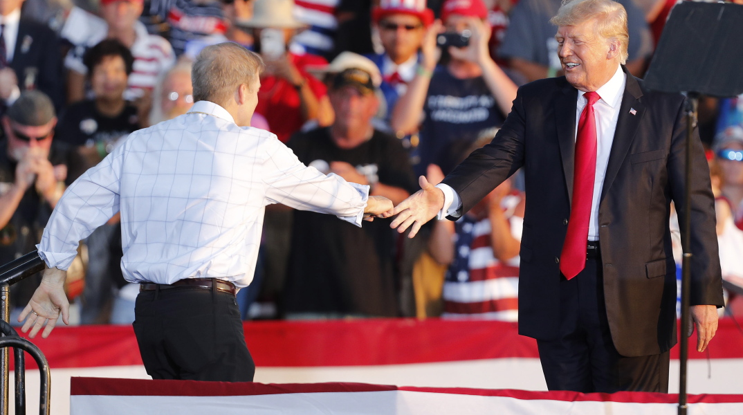 Ο Τζιμ Τζόρνταν και ο Ντόναλντ Τραμπ