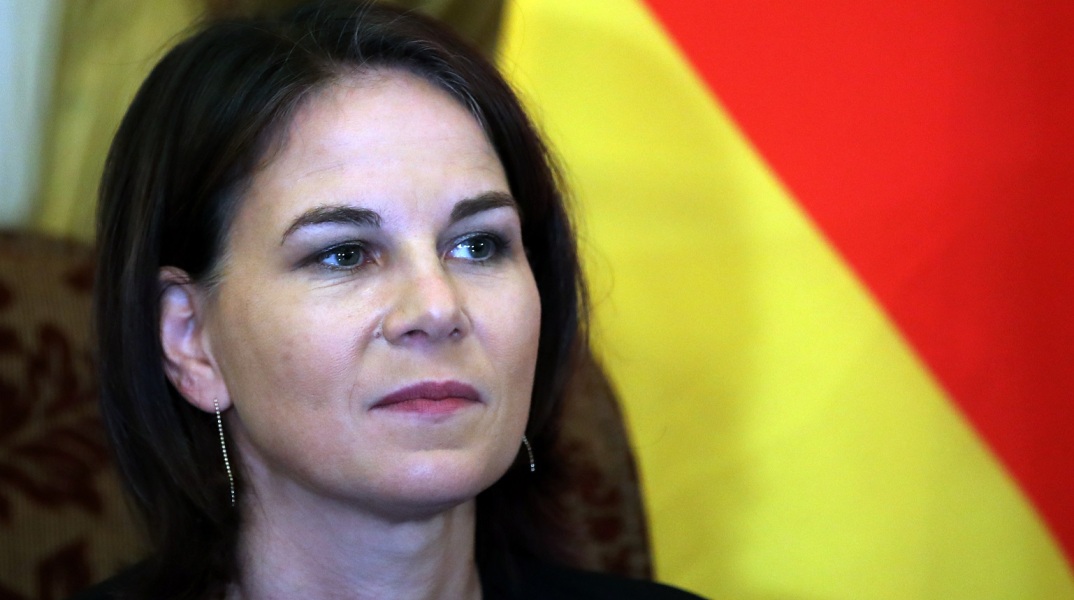 Αναλένα Μπέρμποκ: Ο πόλεμος κατά της Χαμάς πρέπει να διεξαχθεί με τον μεγαλύτερο σεβασμό προς την ανθρωπιστική κατάσταση στην Γάζα.