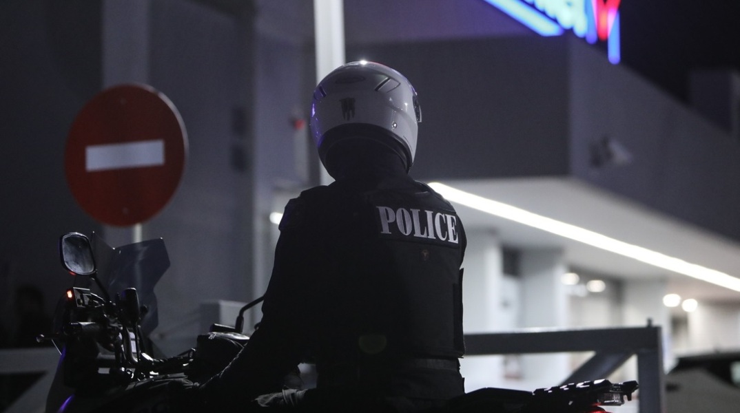 Θεσσαλονίκη: Πυροβολισμοί σε πάρκινγκ σούπερ μάρκετ - Βρέθηκαν τρεις κάλυκες από την αστυνομία - Υπό διερεύνηση η υπόθεση στην Ευκαρπία.