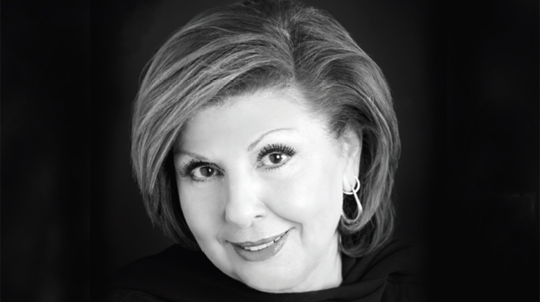 Ο Νίκος Θρασυβούλου συνομιλεί με τη Λένα Μαντά