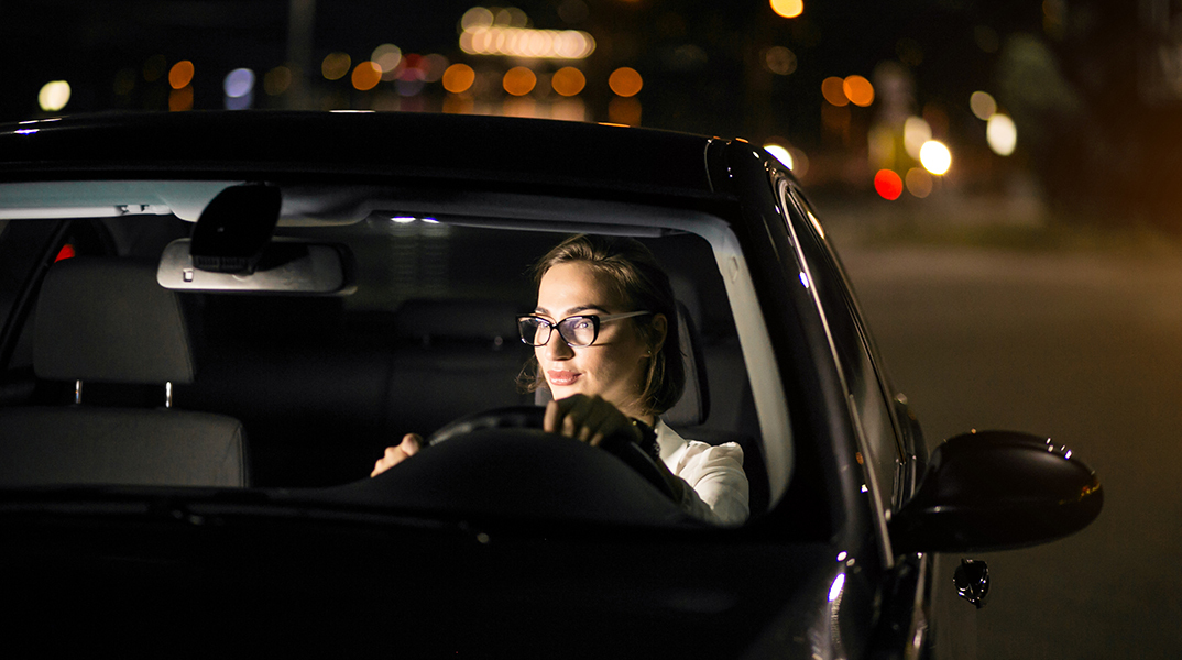 9 συμβουλές για να βλέπεις καλύτερα όταν οδηγείς τη νύχτα