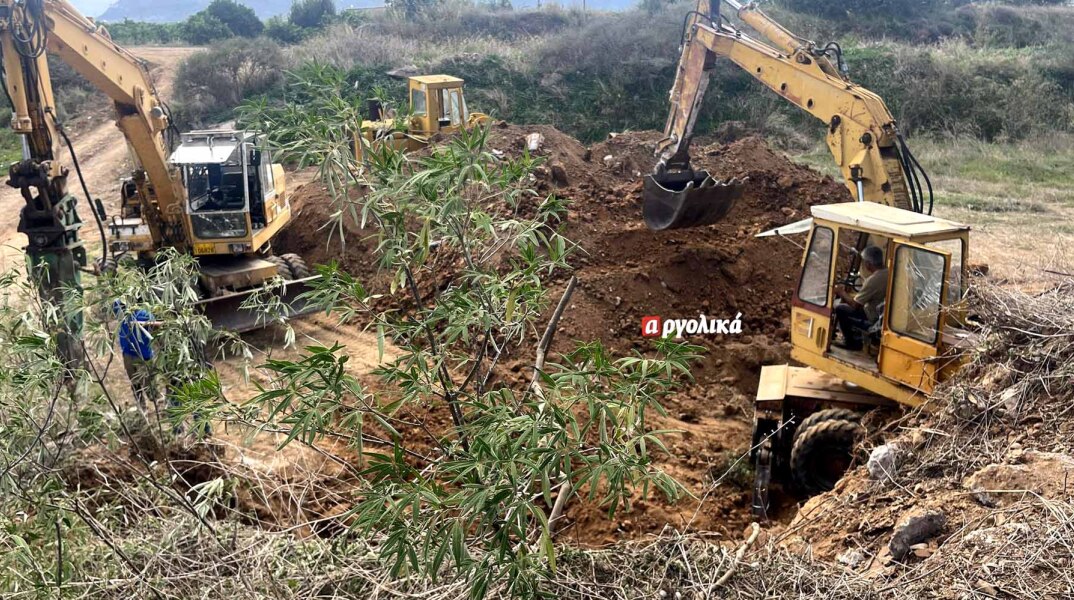 Μπουλντόζες σε σημείο του Άργους για τον εντοπισμό θησαυρού