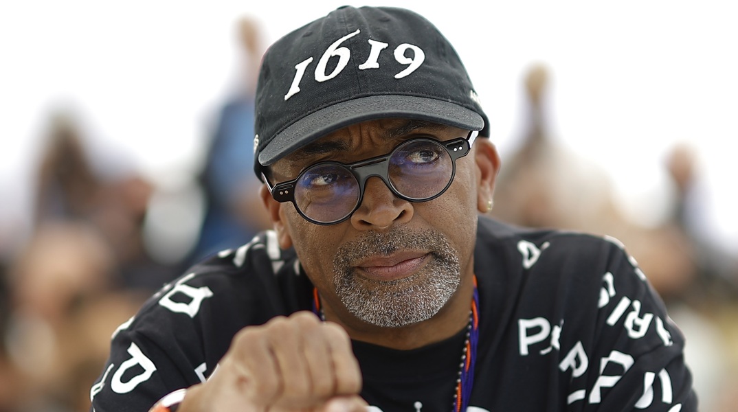 «Spike Lee: Creative Sources»: Έκθεση στο Brooklyn Museum για τις πηγές έμπνευσης του σπουδαίου Αμερικανού σκηνοθέτη - Με αντικείμενα της πλούσιας συλλογής του.