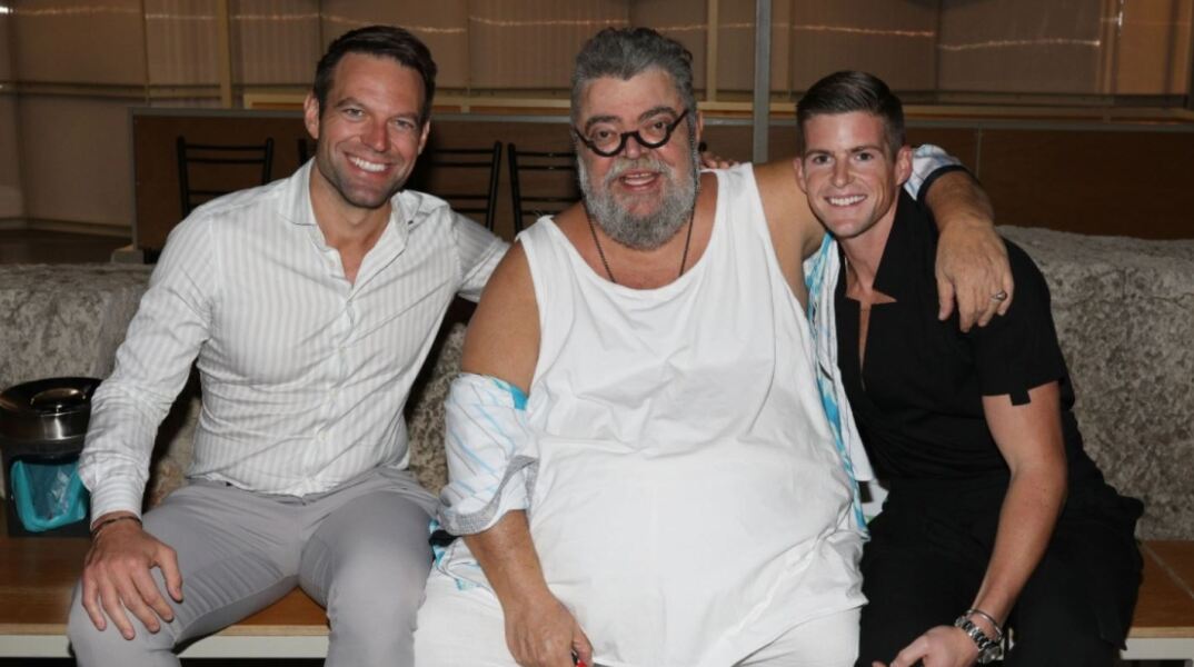 Κραουνάκης για φωτογραφία με Κασσελάκη-Τάιλερ: «Έγραψαν κάποιοι ότι θα κάνω την παρένθετη μητέρα»