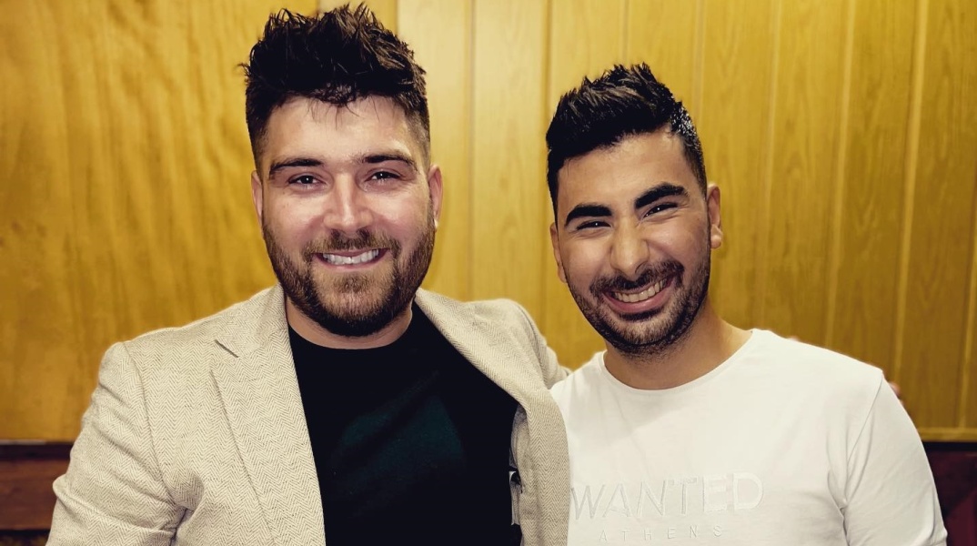 Ο Κωνσταντίνος Παντελίδης και ο Δανός τραγουδιστής που χαρακτηρίζεται από κάποιους σωσίας του Παντελή Παντελίδη