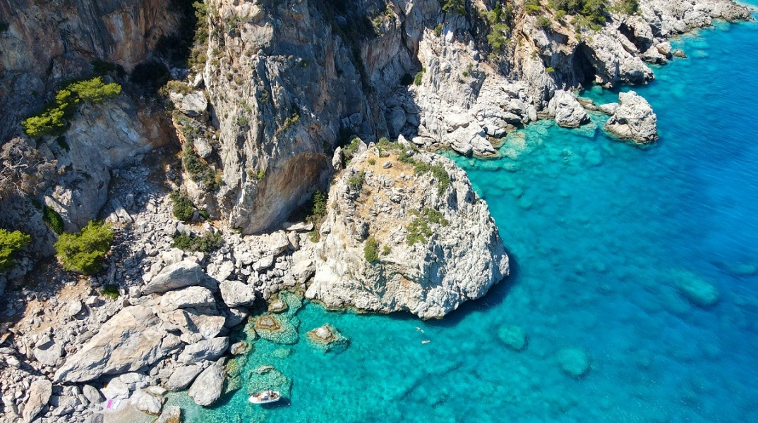 H Κάρπαθος στους 6 πιο ρομαντικούς και βιώσιμους προορισμούς του πλανήτη, σύμφωνα με το ταξιδιωτικό blog Honey Trek - Θετικά σχόλια βραβευμένων instagrammer. 