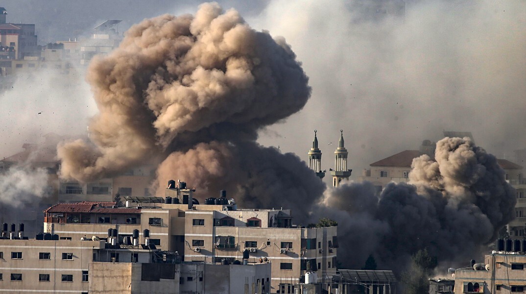 Συνεχίζονται με αμείωτη ένταση οι βομβαρδισμοί του Ισραήλ στη Γάζα, χωρίς ακόμη να υπάρχουν ενδείξεις ότι έχει «ξεμπλοκάρει» το άνοιγμα του περάσματος της Ράφα