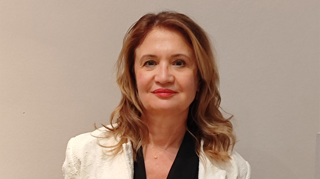 Ιστορίες για τη Γυάλινη Οροφή: Η ιστορία της Δρ Άννας Καραπαναγιώτου (Διευθύντρια Εθνικού Αρχαιολογικού Μουσείου) στη στήλη που ενώνει τις γυναίκες από τη Story Mentor.