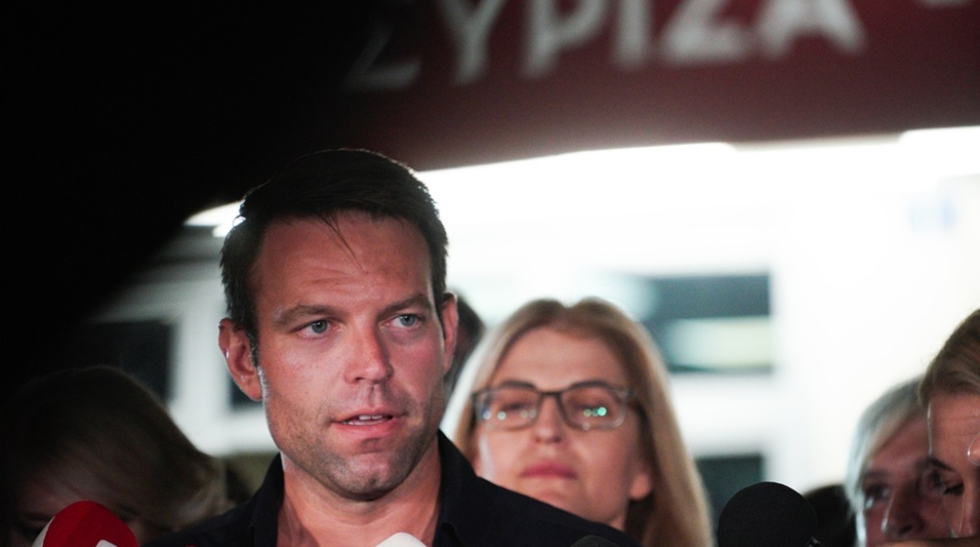 Ο πρόεδρος του ΣΥΡΙΖΑ, Στέφανος Κασσελάκης σε δηλώσεις του στις τηλεοπτικές κάμερες