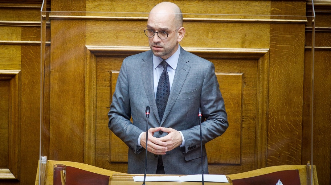 Κώστας Μπάρκας: Ο βουλευτής του ΣΥΡΙΖΑ μίλησε για το «σκοτεινό διαδίκτυο» στο κόμμα της αξιωματικής αντιπολίτευσης - Πώς απαντά στα σενάρια διάσπασης.