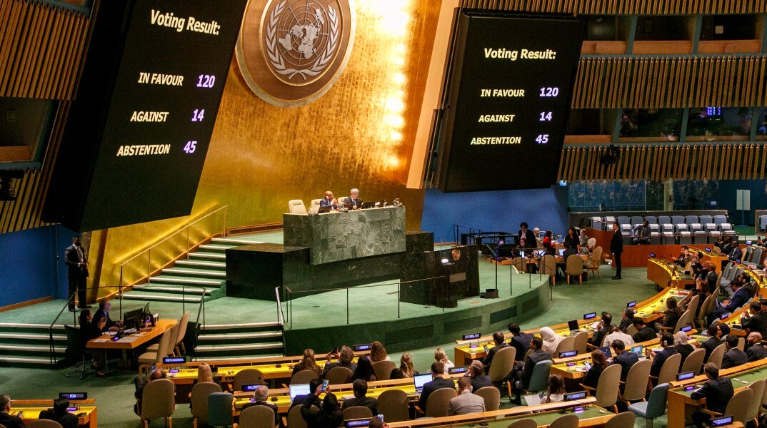Την στάση της Ελλάδας στην ψηφοφορία για την έγκριση σχεδίου ψηφίσματος αραβικών χωρών στο πλαίσιο της Γενικής Συνέλευσης του Οργανισμού Ηνωμένων Εθνών εξηγούν διπλωματικές πηγές.