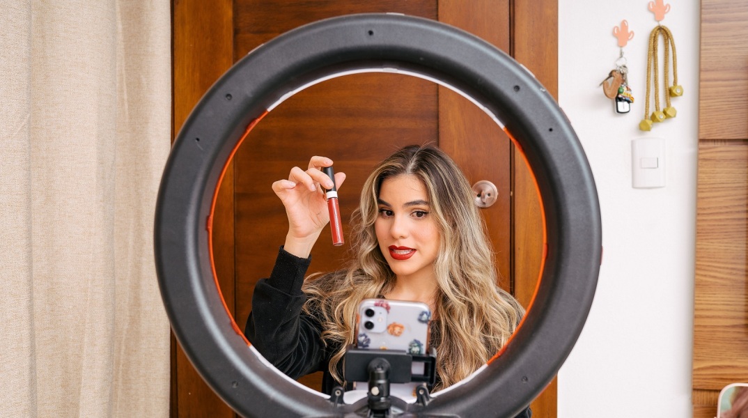 Υπουργείο Ανάπτυξης: Ξεκινά ελέγχους στους influencers για την προστασία των καταναλωτών από παραπλανητικές πρακτικές - Με τη συνδρομή ψηφιακών εργαλείων της ΕΕ