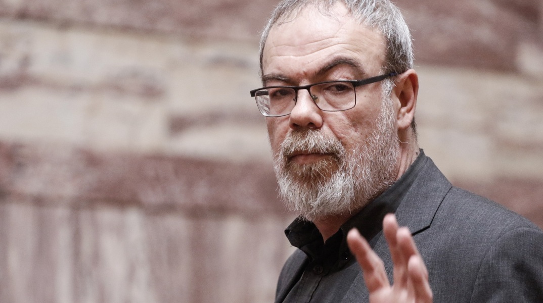 Γιώργος Κυρίτσης: Ο πρώην βουλευτής του ΣΥΡΙΖΑ κάνει λόγο για νέα επίθεση στον Αλέξη Τσίπρα από τα τρολ που στηρίζουν τον νέο πρόεδρο του κόμματος.