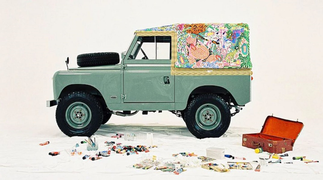 Η Ana Malta μετέτρεψε σε πίνακα τέχνης την οροφή ενός... Land Rover