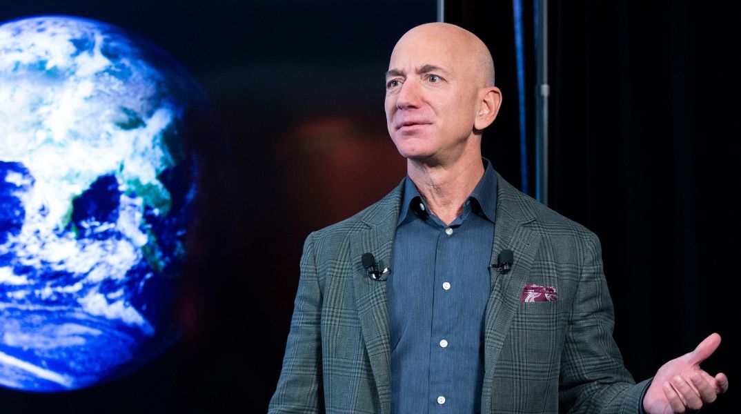 Τζεφ Μπέζος: Μετακομίζει στο Μαϊάμι o ιδρυτής της Amazon – Μοιράστηκε νοσταλγικό βίντεο από το γκαράζ του σπιτιού όπου πρωτοξεκίνησε τον αμερικανικό κολοσσό.