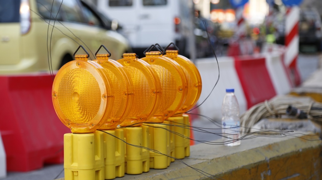 Σήμανση για κυκλοφοριακές ρυθμίσεις σε δρόμους της Αθήνας λόγω εκτέλεσης έργων