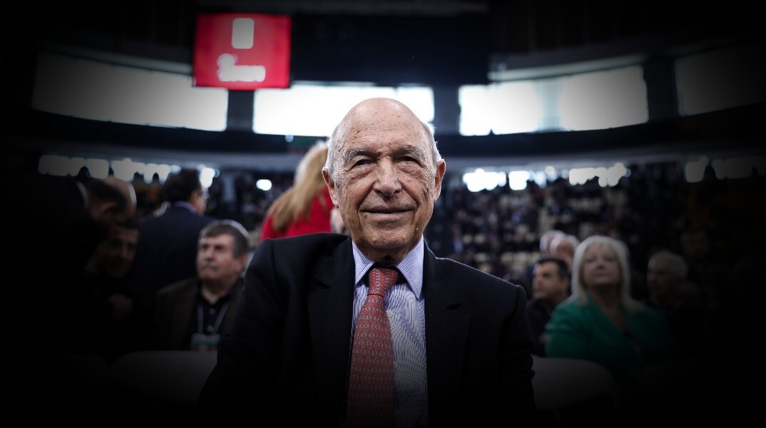 Ο Κώστας Σημίτης