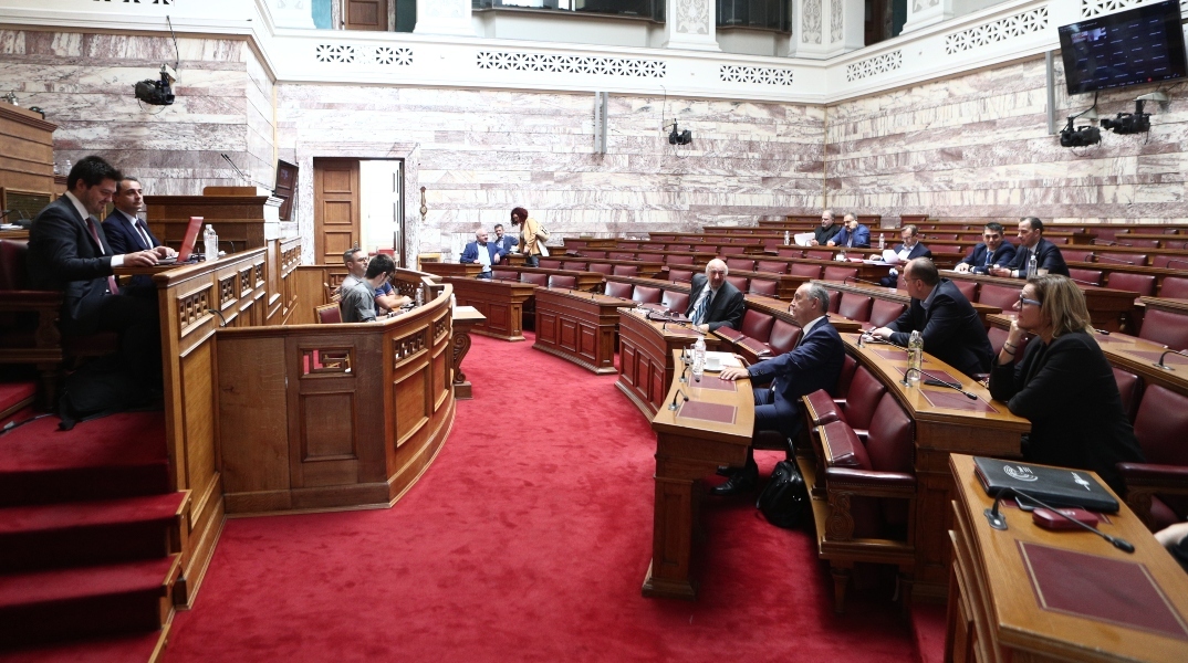Βουλή: Συγκροτήθηκε η εξεταστική για τα Τέμπη