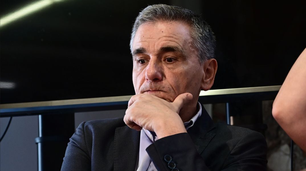 Ομοβροντία πυρών κατά Τσακαλώτου από τους νεοπροεδρικούς του ΣΥΡΙΖΑ