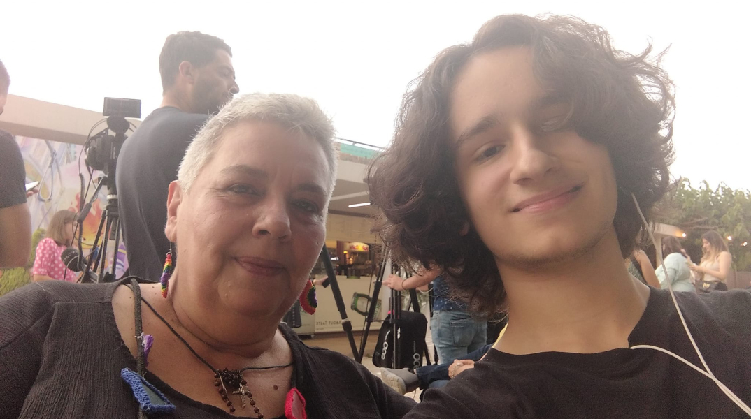 Πώς είναι να μεγαλώνεις με δύο μαμάδες ή δύο μπαμπάδες;