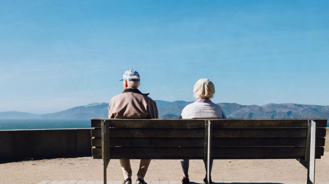 Συνταξιούχοι: Έκτακτη οικονομική ενίσχυση με προσωπική διαφορά - Πότε θα υπάρξουν περαιτέρω μειώσεις στις ασφαλιστικές εισφορές