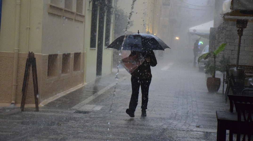 Ισχυρές βροχές και καταιγίδες θα εκδηλωθούν την Πέμπτη - Πού θα εκδηλωθούν έντονες χαλαζοπτώσεις 