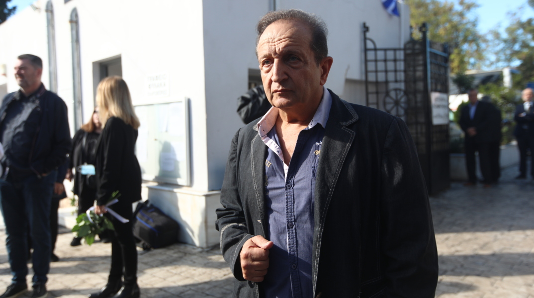 Σπύρος Μπιμπίλας: Αντιδράσεις για τη δήλωση του «ηλίθιοι εργαζόμενοι της ΕΡΤ» 