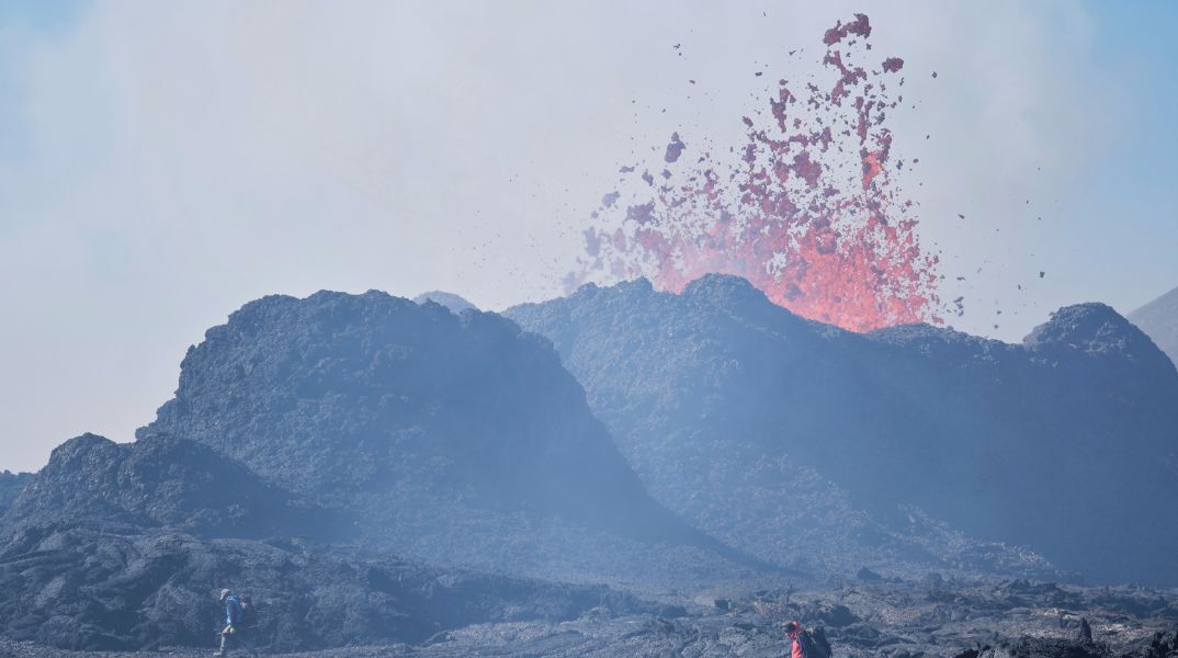 Χιλιάδες άνθρωποι εγκατέλειψαν τις εστίες τους, μπροστά στο ενδεχόμενο μιας ηφαιστειακής έκρηξης