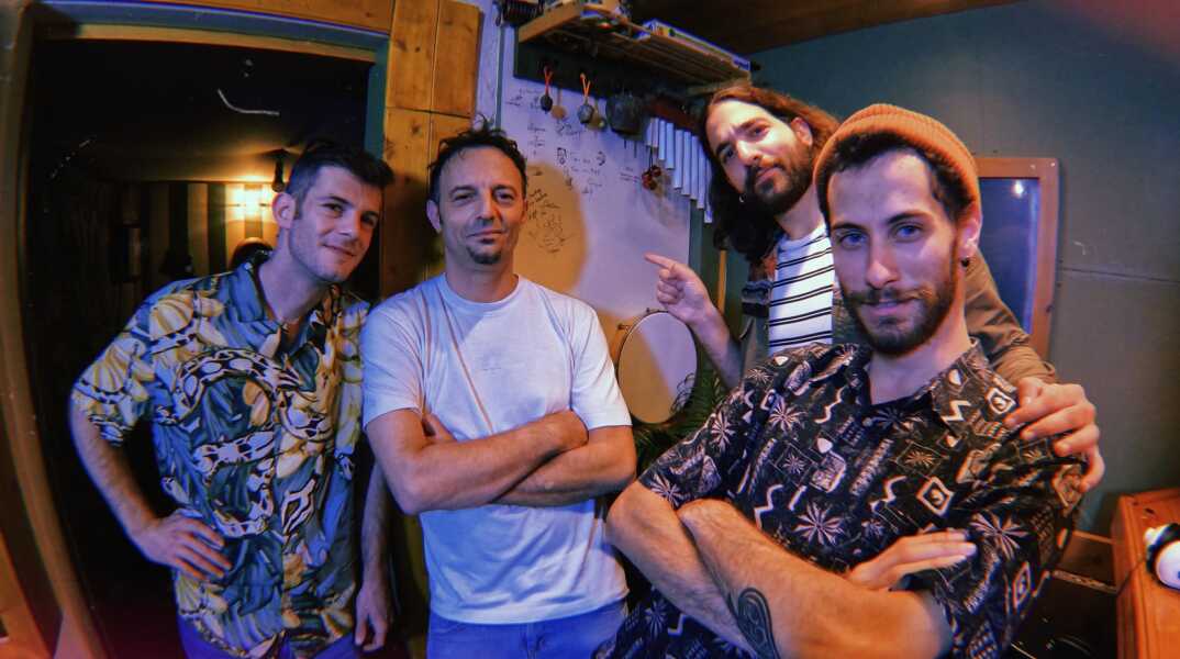 Polaroid Buffalo Club: Ο frontman του ψυχεδελικού αθηναϊκού συγκροτήματος Κώστας Μηλιαράς μιλάει στην Athens Voice.