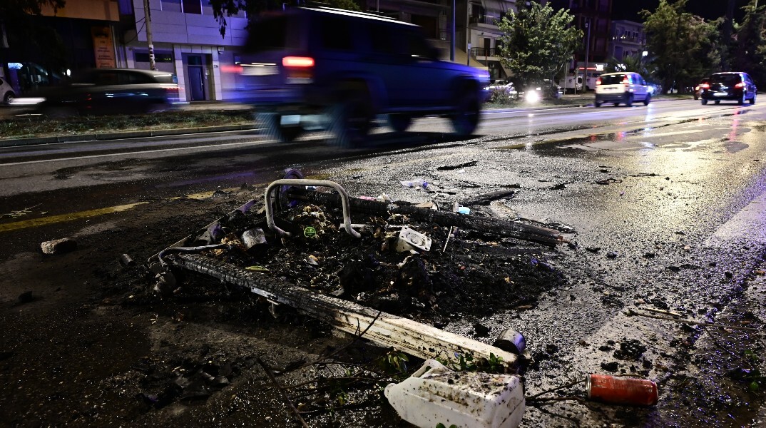 Επεισόδια σε Μεσογείων, Ασπρόπυργο, Μενίδι για τον θάνατο του 17χρονου Ρομά