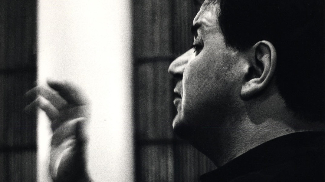 Ο Μάνος Χατζιδάκις, «Ο καθρέφτης και το μαχαίρι»