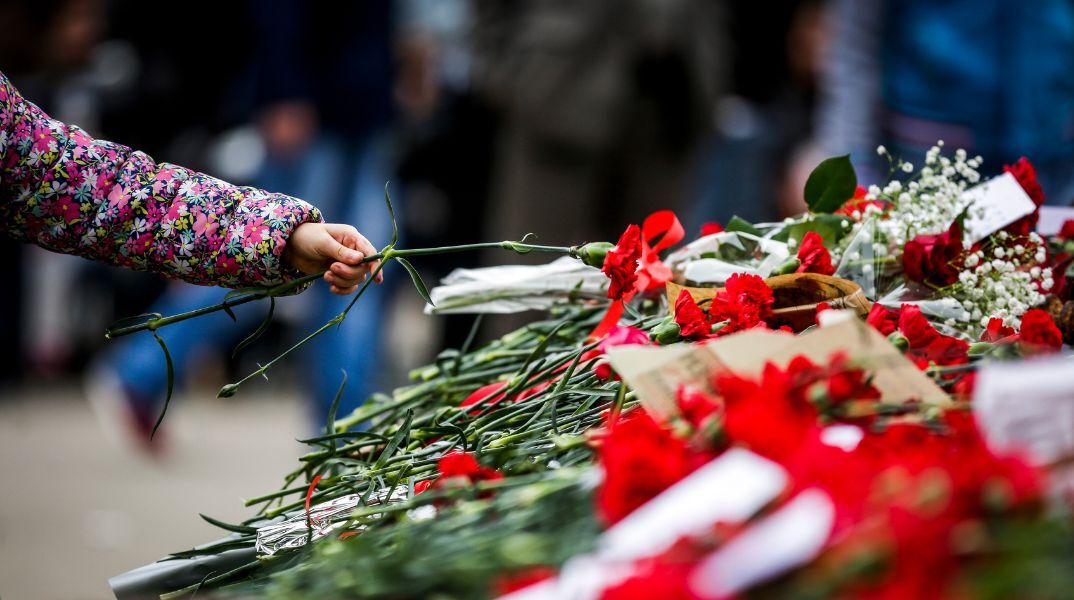 Πανελλαδική έρευνα: Τι πιστεύουν οι Ελληνίδες και οι Έλληνες για τη δικτατορία και το Πολυτεχνείο - Τα βασικά ευρήματα.