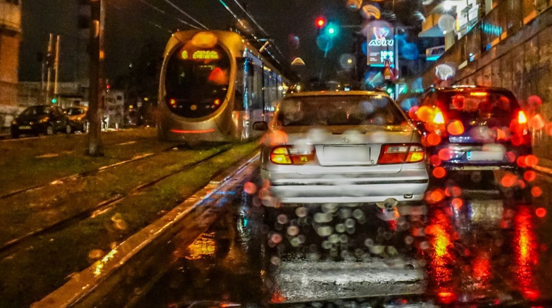 Ο καιρός αύριο, Παρασκευή 17 Νοεμβρίου: Πτώση θερμοκρασίας και τοπικές βροχές - Αναλυτική πρόγνωση από την ΕΜΥ και το meteo.