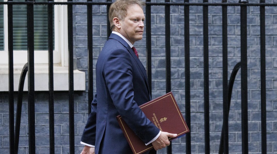 Σκάνδαλο στο υπουργείο Άμυνας Βρετανία - Στο στόχαστρο κατηγοριών για σεξισμό και παρενόχληση