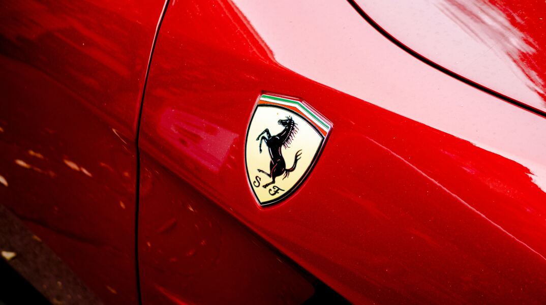 Ferrari: Πόσα χρόνια πρέπει να περιμένει ένας υποψήφιος αγοραστής