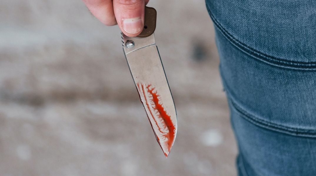 Θεσσαλονίκη: Κάθειρξη 6 ετών σε 27χρονη που μαχαίρωσε 30χρονη για λόγους ερωτικής αντιζηλίας - Το χρονικό του επεισοδίου.