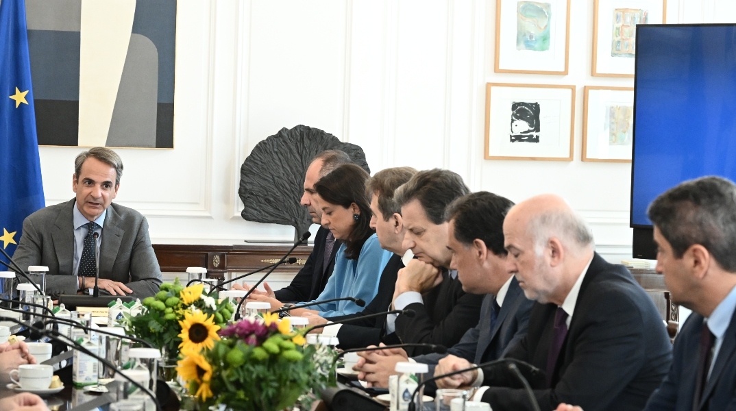 Η μητέρα των μαχών για την κυβέρνηση