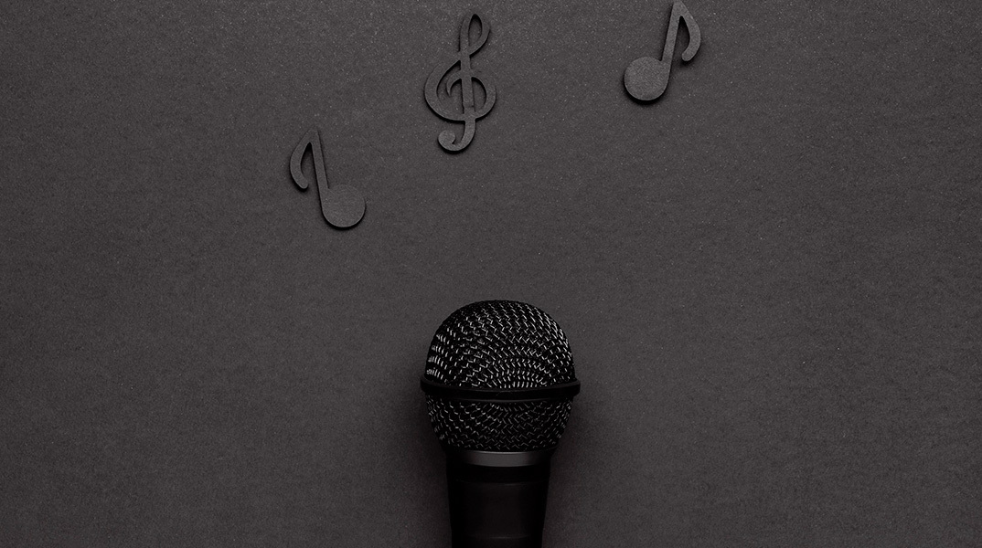 Οι προσβλητικές λέξεις που πρέπει να βγουν από τα τραγούδια