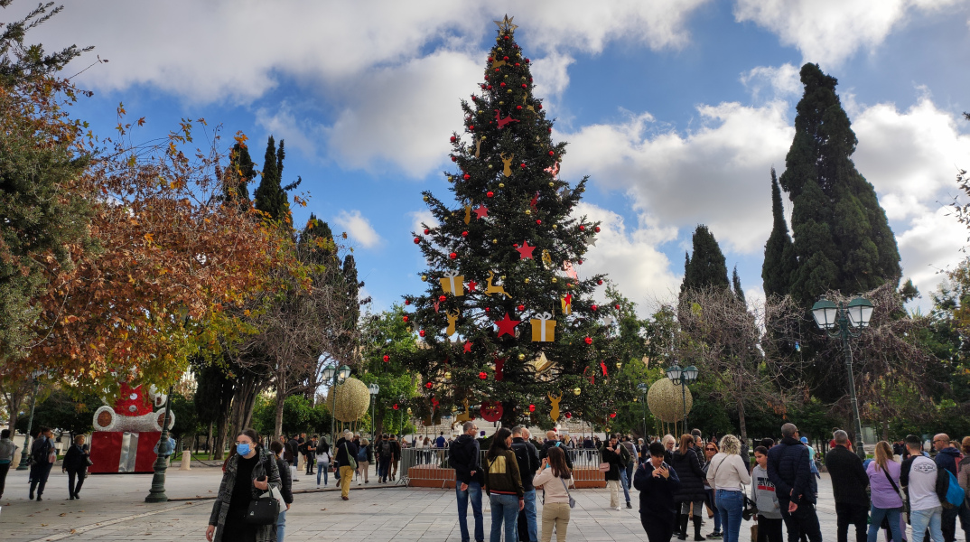 Αθήνα: Την Πέμπτη φωταγωγείται το δέντρο στο Σύνταγμα