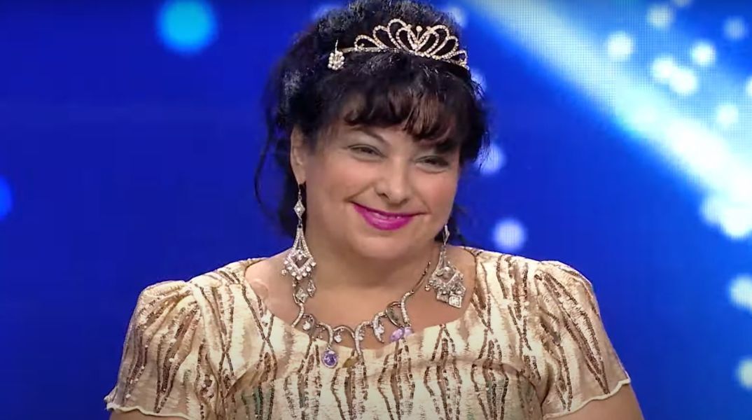 Ελένη Καριολάκη: Νεκρή η τηλεοπτική περσόνα που έγινε γνωστή από την εκπομπή «Ελλάδα έχεις ταλέντο» - Ο άντρας της έμενε με το πτώμα της στο σπίτι επί 4 ημέρες.